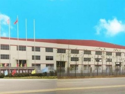 股票配資論壇：三度境內上市未果轉道港股，“地板女王”張小玲的IPO往事與6000萬元分紅疑云